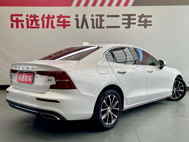 Volvo S60, 2022 — фото 5 из 12