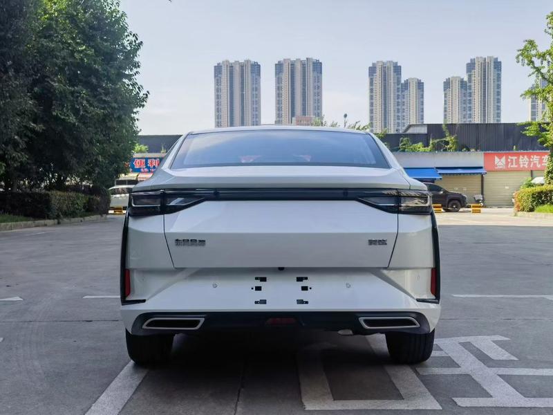 Dongfeng Aeolus Yixuan, 2025 — фото 5 из 10