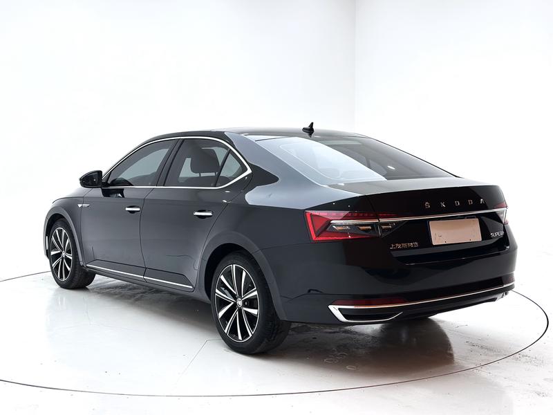 Skoda Superb, 2023 — фото 5 из 12