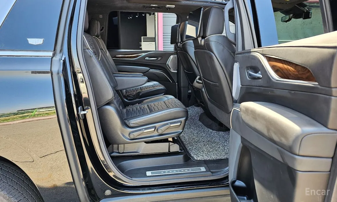 Cadillac Escalade, 2022 — фото 12 из 12