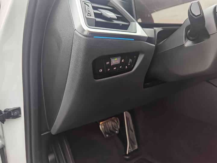 BMW i3, 2024 — фото 8 из 9