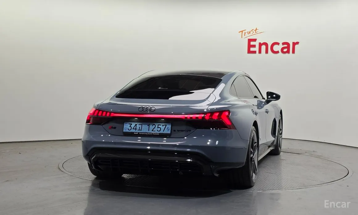 Audi RS e-tron GT, 2023 — фото 4 из 12