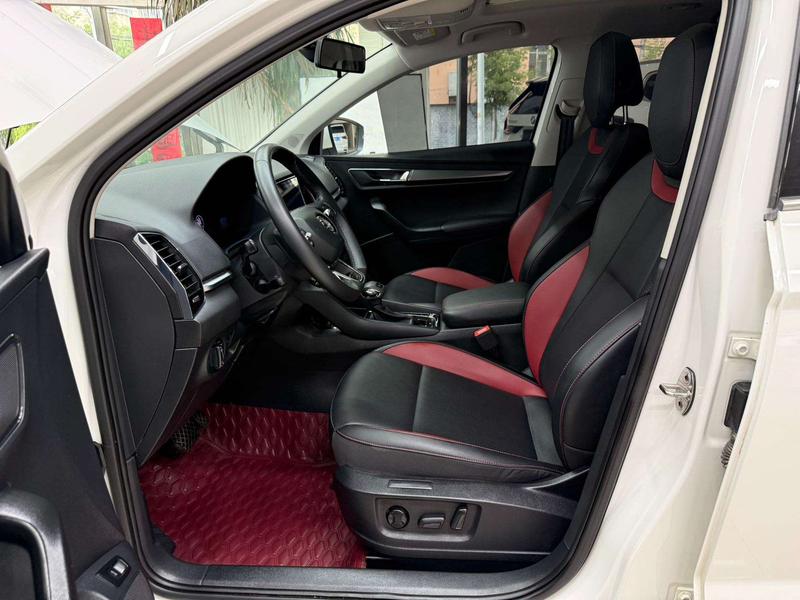 Skoda Karoq, 2023 — фото 11 из 12