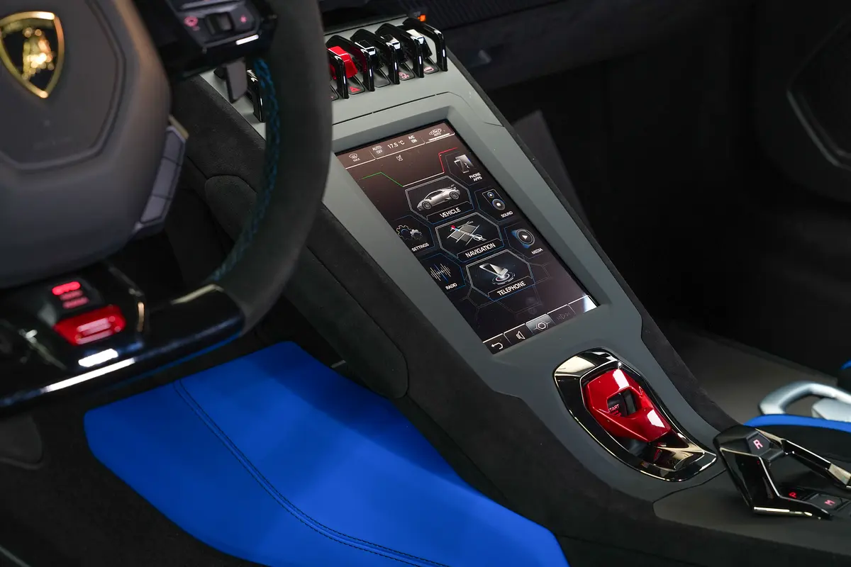 Lamborghini Huracan, 2023 — фото 7 из 10