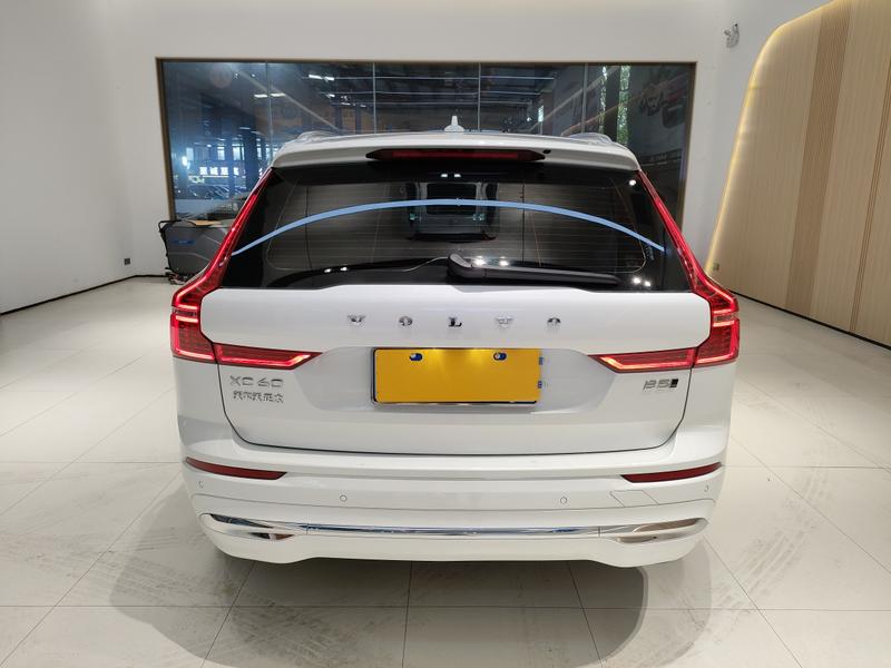 Volvo XC60, 2022 — фото 6 из 12