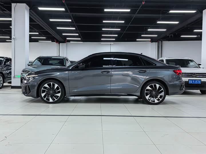 Audi A3, 2023 — фото 7 из 9