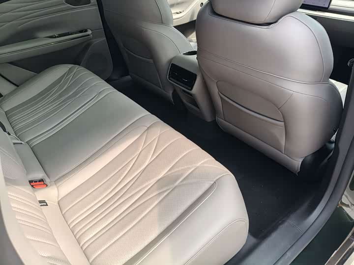 Geely Galaxy Starshine 8 EM-i, 2025 — фото 9 из 9