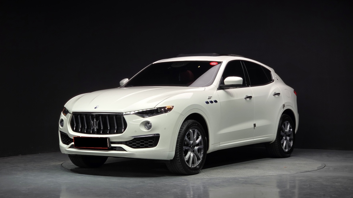 Maserati Levante, 2021 — купить в Москве под ключ