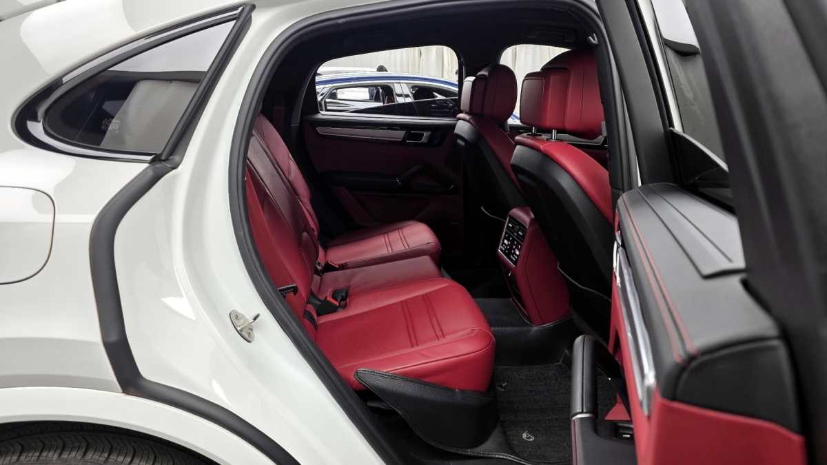 Porsche Cayenne, 2023 — фото 11 из 12