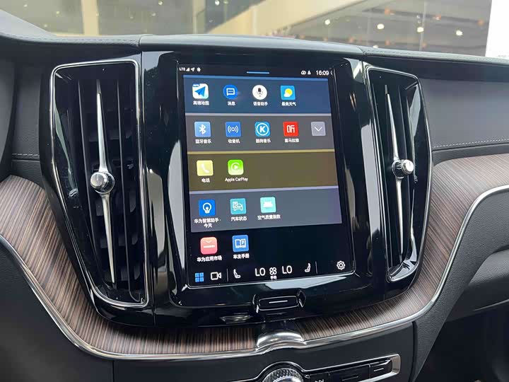 Volvo XC60 Hybrid, 2021 — фото 5 из 9