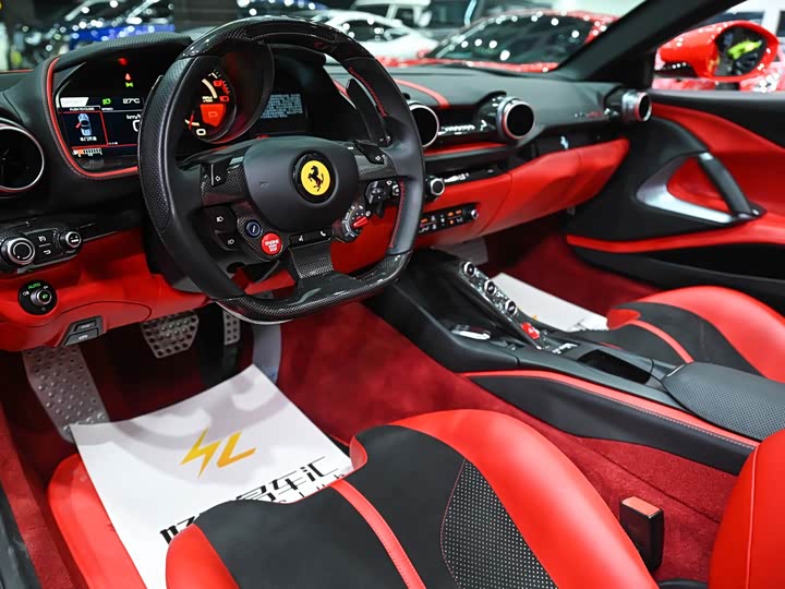 Ferrari 812, 2022 — фото 7 из 9