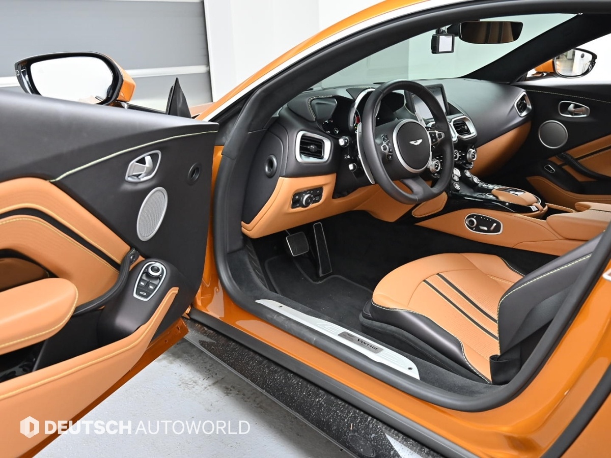 Aston Martin Vantage, 2023 — фото 11 из 12