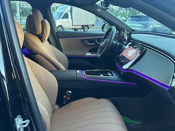Mercedes-Benz E-Class, 2025 — фото 7 из 9