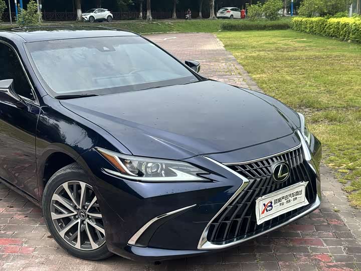Lexus ES, 2023 — фото 3 из 9