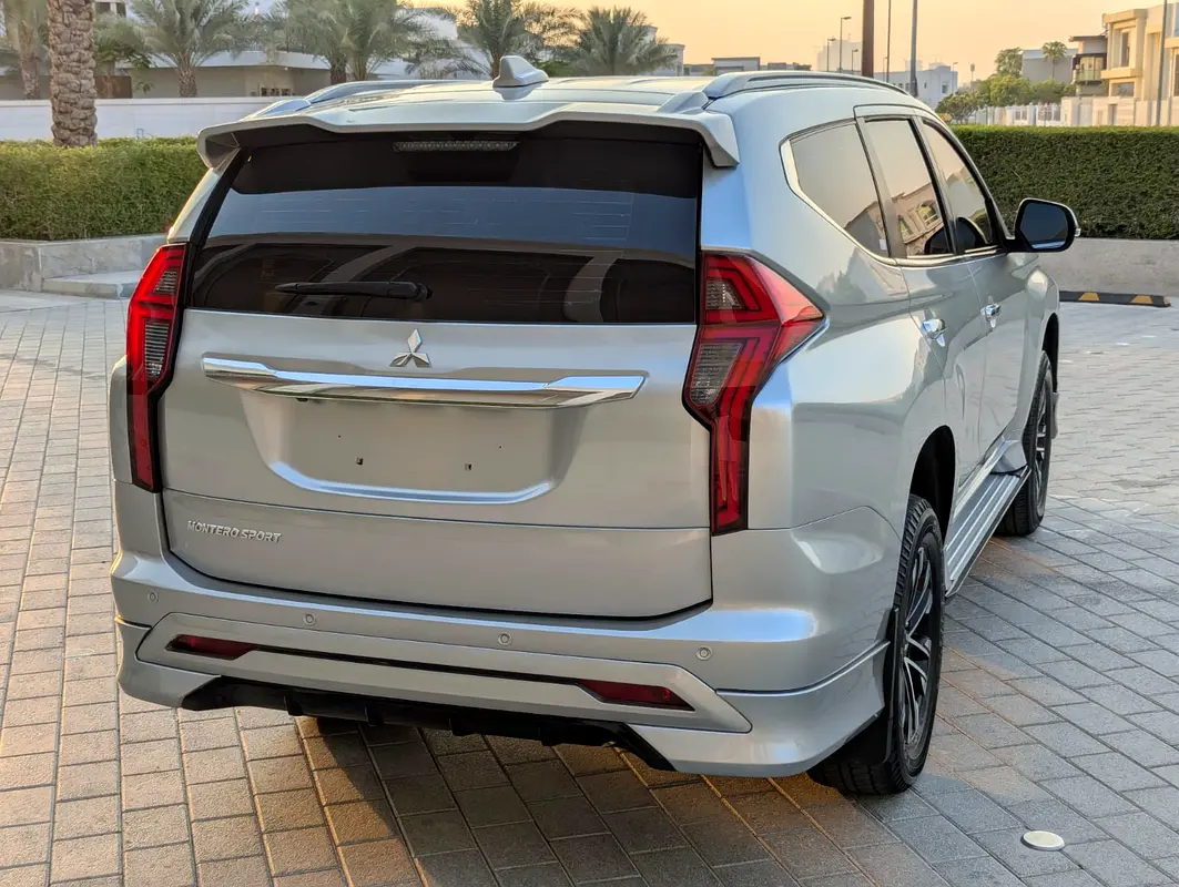 Mitsubishi Montero Sport, 2023 — фото 4 из 10