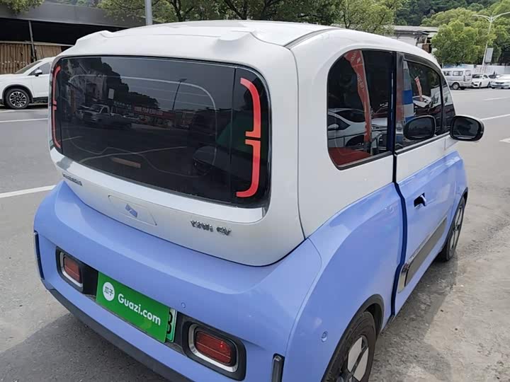 Baojun KiWi EV, 2024 — фото 7 из 9