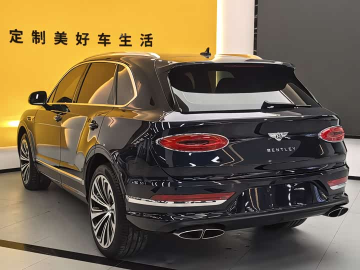 Bentley Bentayga, 2022 — фото 6 из 12