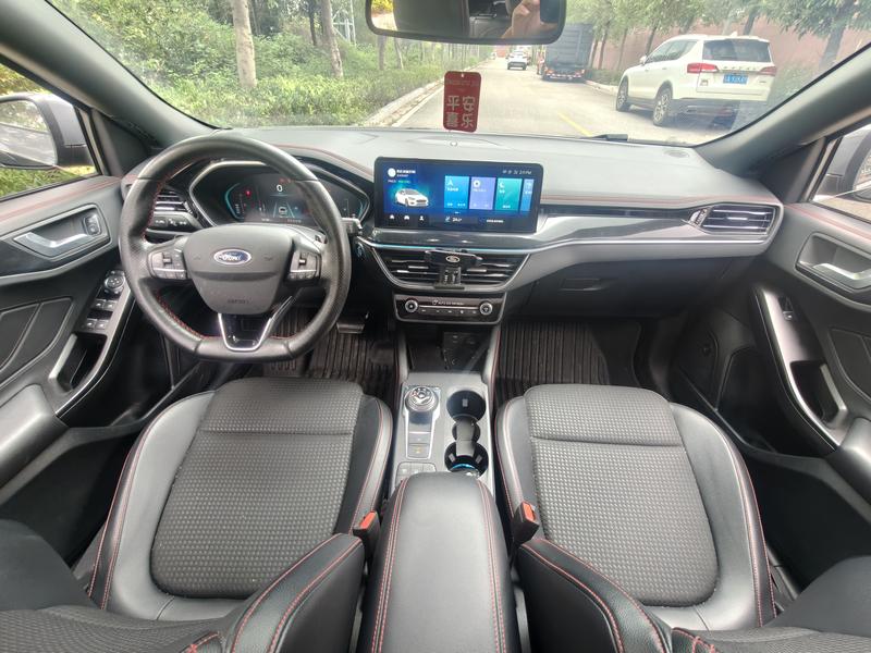 Ford Focus, 2021 — фото 9 из 12