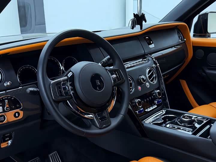 Rolls-Royce Cullinan, 2022 — фото 9 из 9