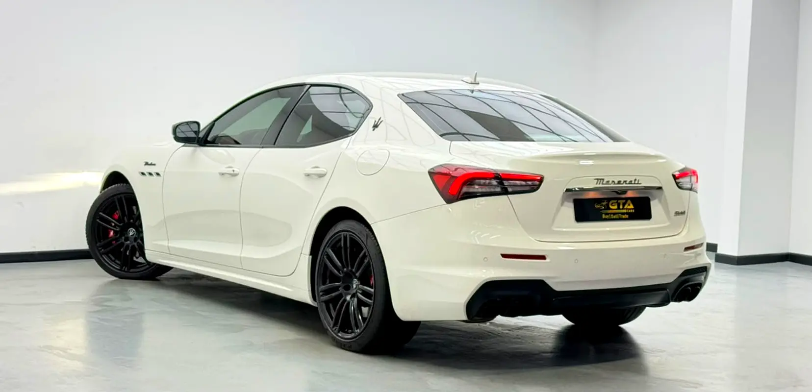 Maserati Ghibli, 2023 — фото 6 из 10