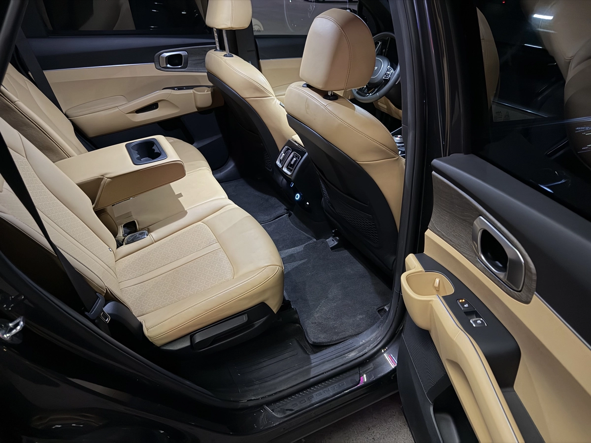 Kia Sorento, 2022 — фото 11 из 12