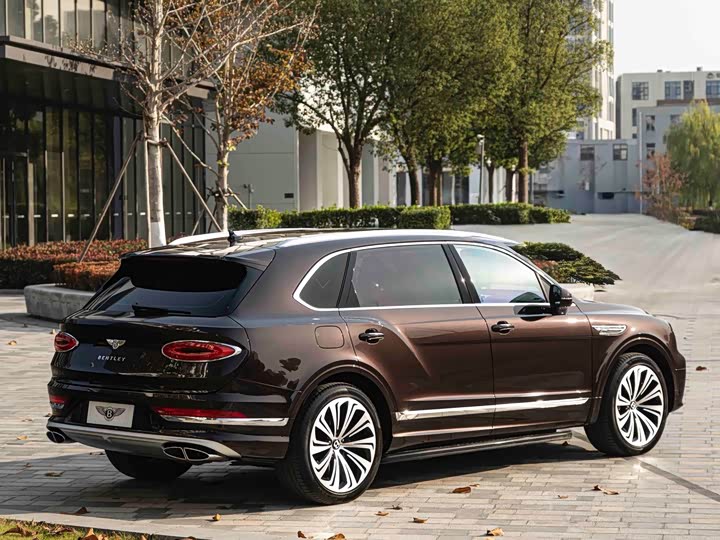 Bentley Bentayga, 2023 — фото 4 из 9