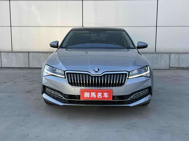 Skoda Superb, 2023 — фото 5 из 9