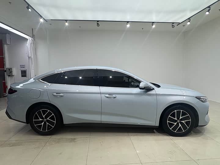 BYD Qin L, 2024 — фото 4 из 9