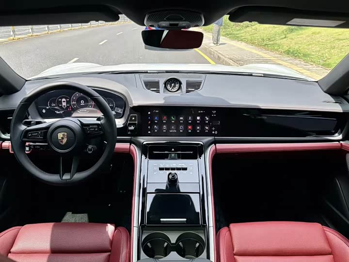 Porsche Panamera, 2024 — фото 8 из 9