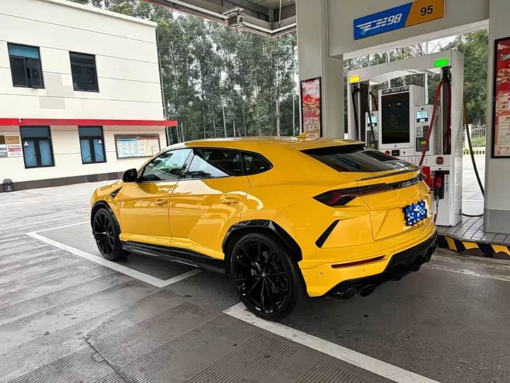 Lamborghini Urus, 2022 — фото 2 из 7