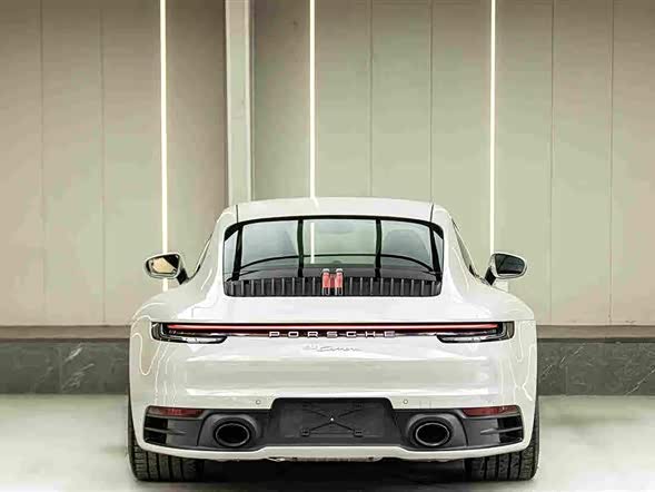 Porsche 911, 2024 — фото 4 из 9