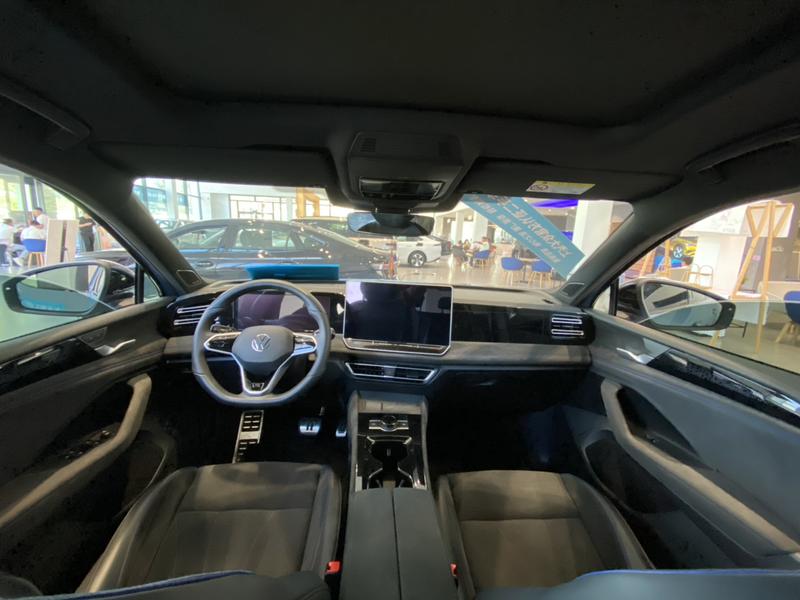 Volkswagen Tiguan L Pro, 2024 — фото 7 из 11