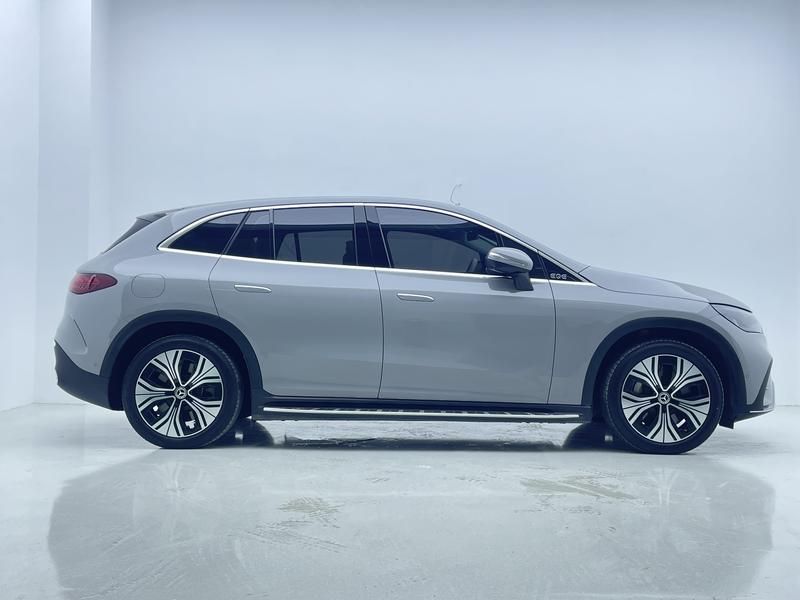 Mercedes-Benz EQE SUV, 2023 — фото 8 из 12