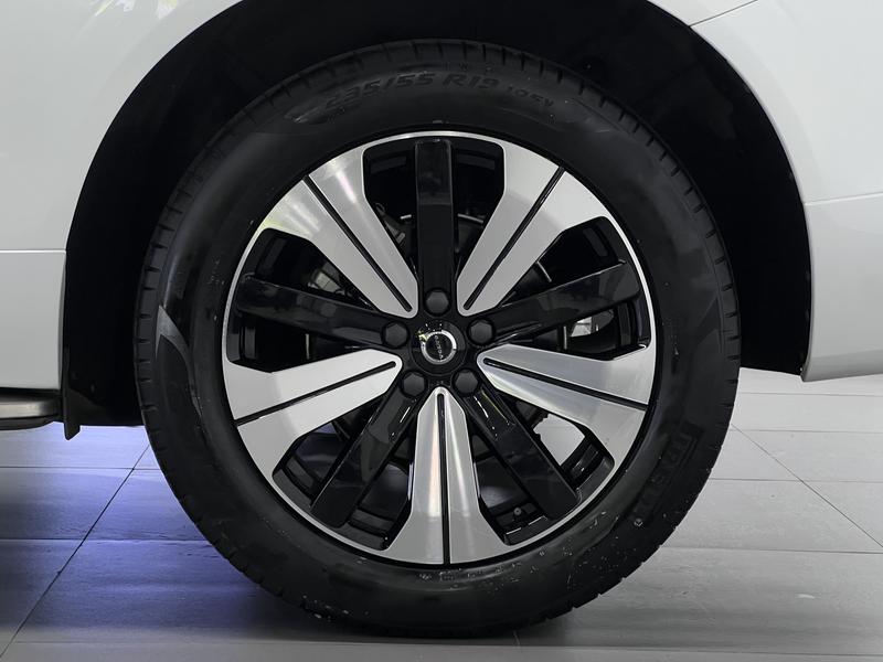 Volvo XC60, 2023 — фото 9 из 12