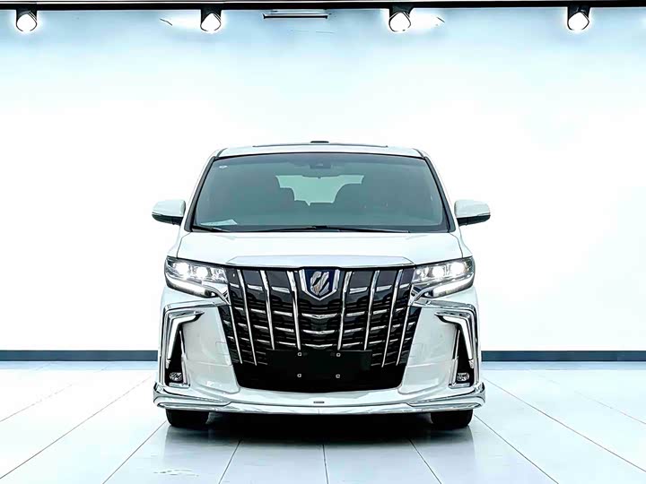 Toyota Alphard, 2022 — фото 2 из 9