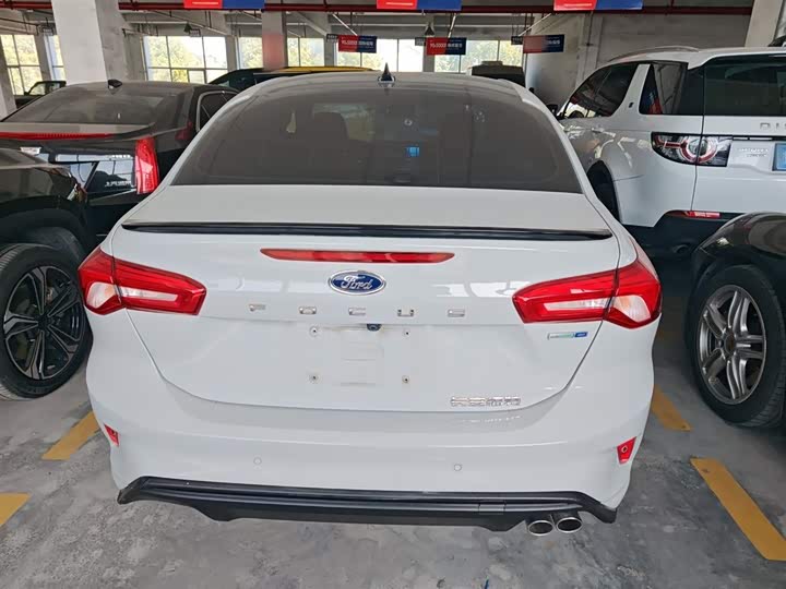 Ford Focus, 2022 — фото 6 из 9