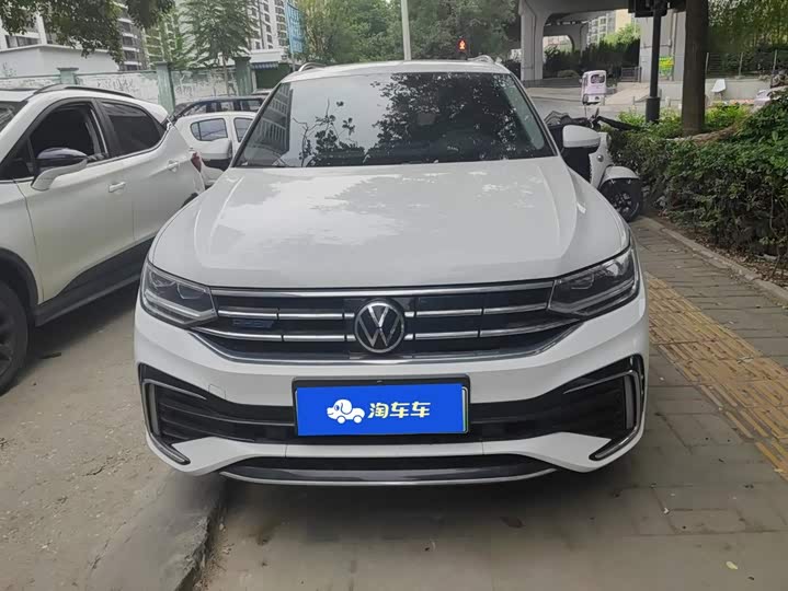 Volkswagen Tiguan L Hybrid, 2024 — фото 2 из 9