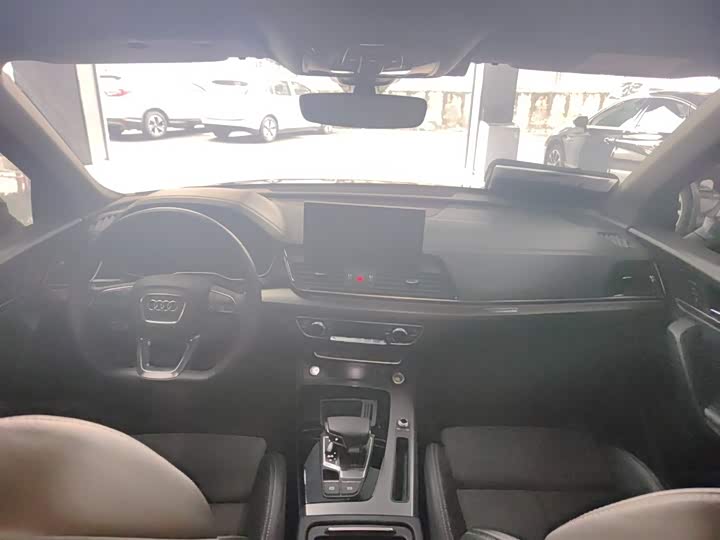 Audi Q5L Sportback, 2022 — фото 5 из 9
