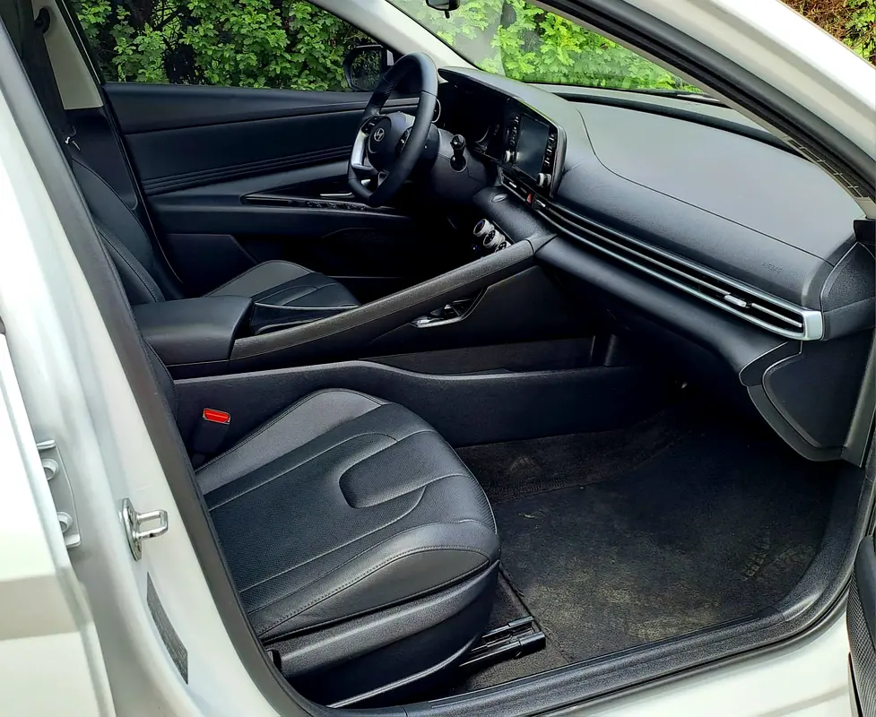 Hyundai Elantra, 2024 — фото 9 из 10