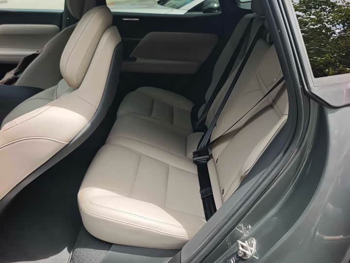 Volvo XC70 Hybrid, 2025 — фото 8 из 9