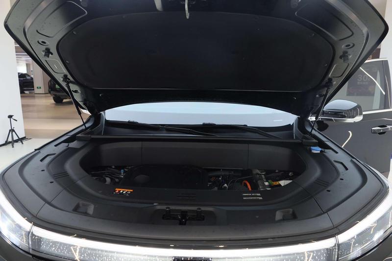 Geely Galaxy M9, 2025 — фото 10 из 12