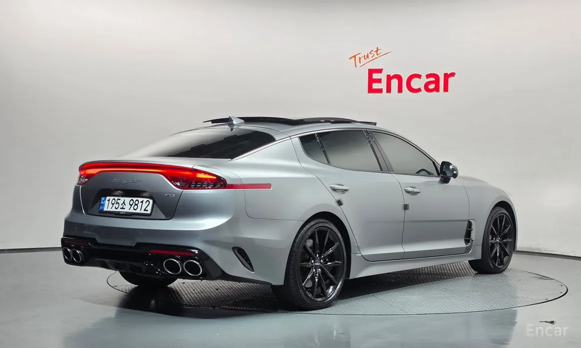 Kia Stinger, 2023 — фото 2 из 12