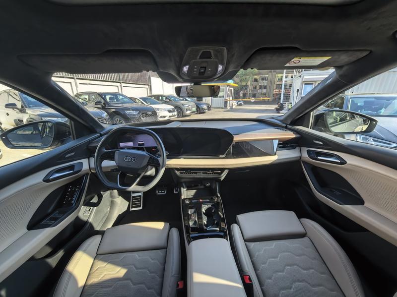 Audi Q6L e-tron, 2025 — фото 7 из 12