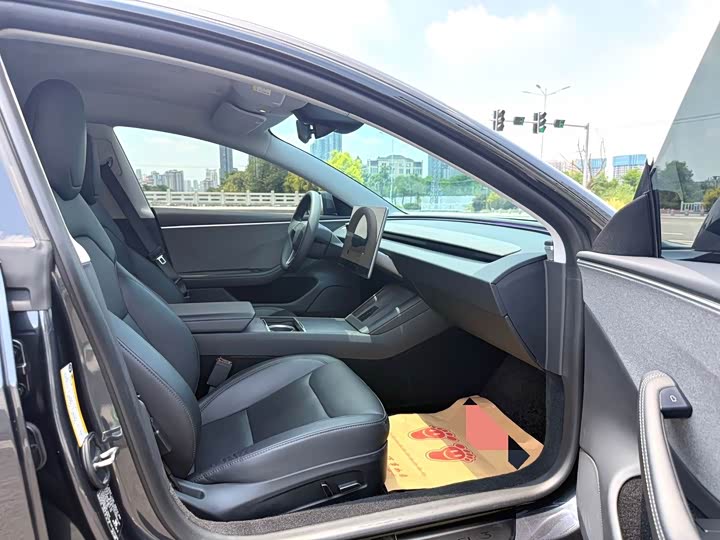 Tesla Model 3, 2023 — фото 7 из 9