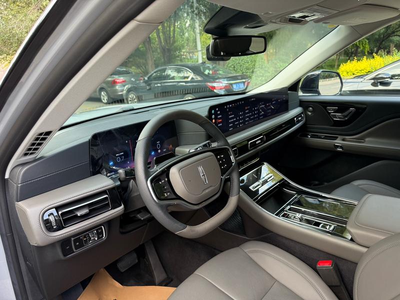Lincoln Aviator, 2025 — фото 9 из 12