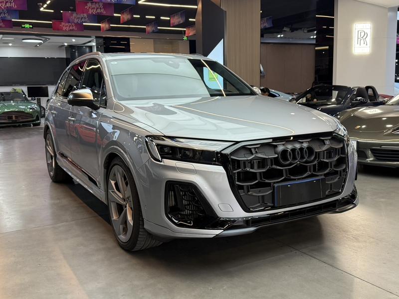 Audi SQ7, 2024 — фото 3 из 10