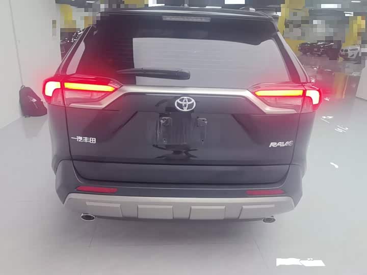 Toyota RAV4, 2025 — фото 4 из 9