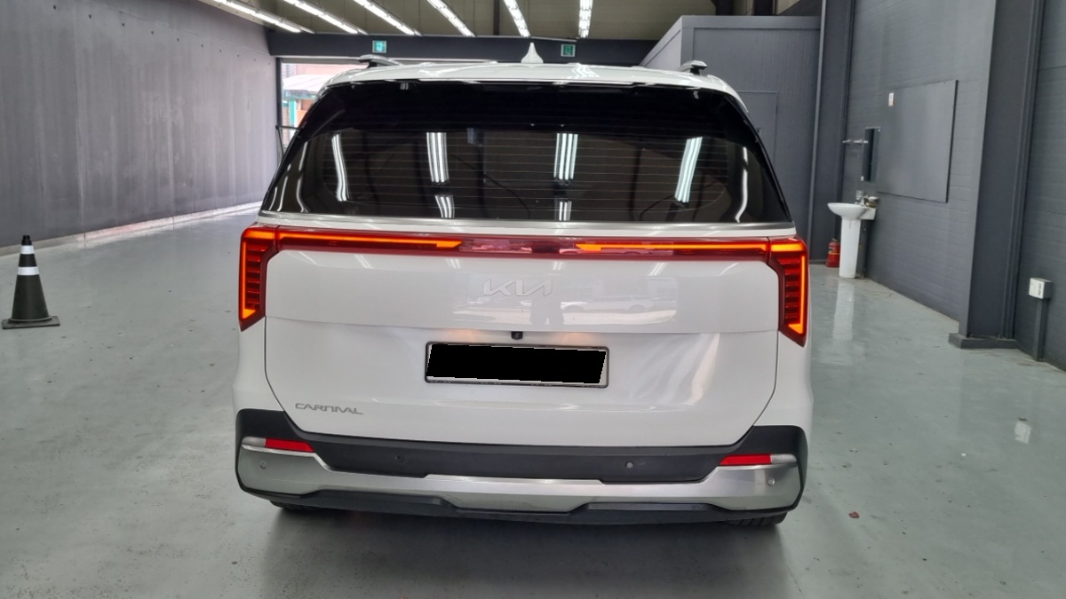 Kia Carnival, 2023 — фото 4 из 12