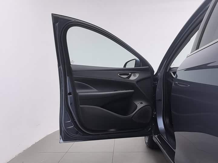 BYD Seal 05 DM-i Hybrid, 2025 — фото 8 из 9