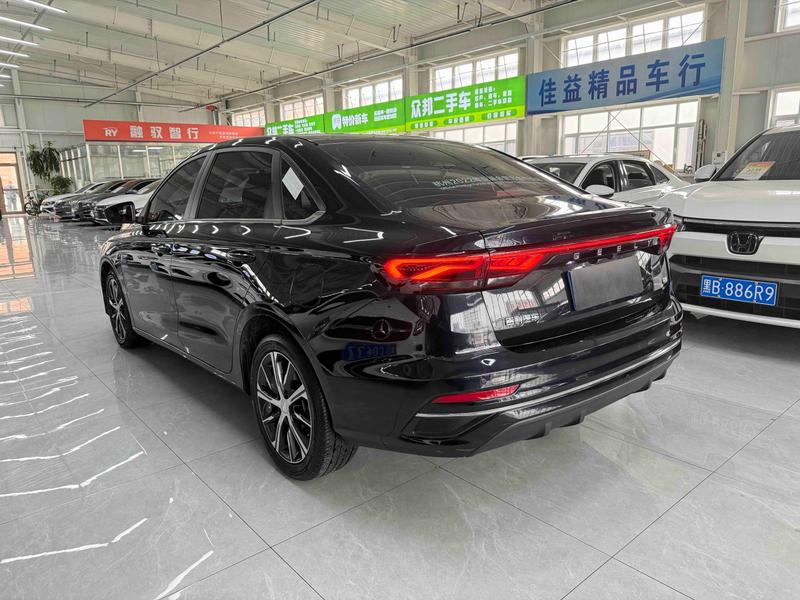 Geely Emgrand, 2023 — фото 4 из 12